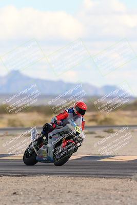 media/Nov-16-2025-Race Pace (Sun) [[8c5fa54630]]/Non Verified Riders (1st 20 Minutes)/5-Turn 15 (110pm)/